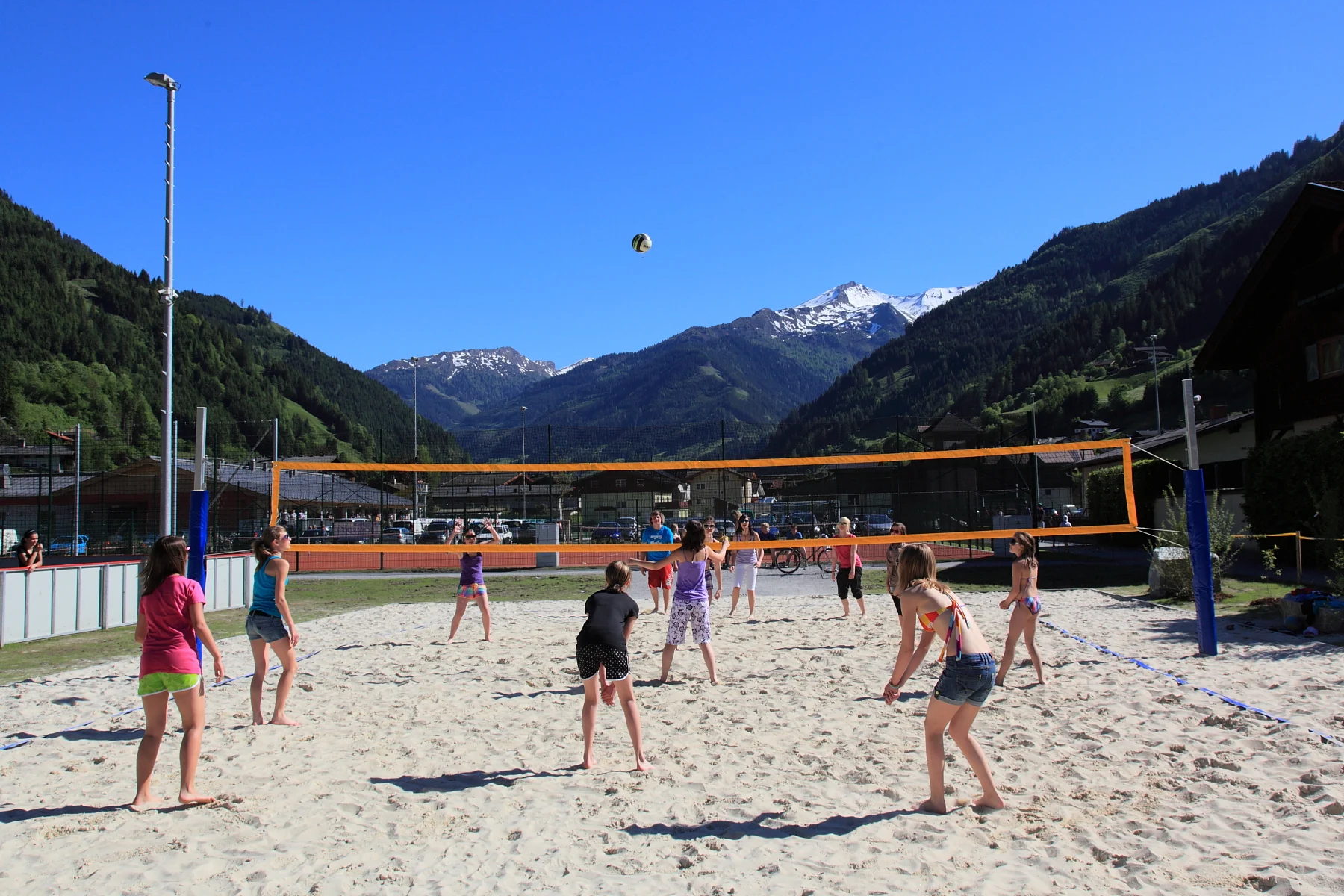 Beachvolleyball im Freizeitzentrum