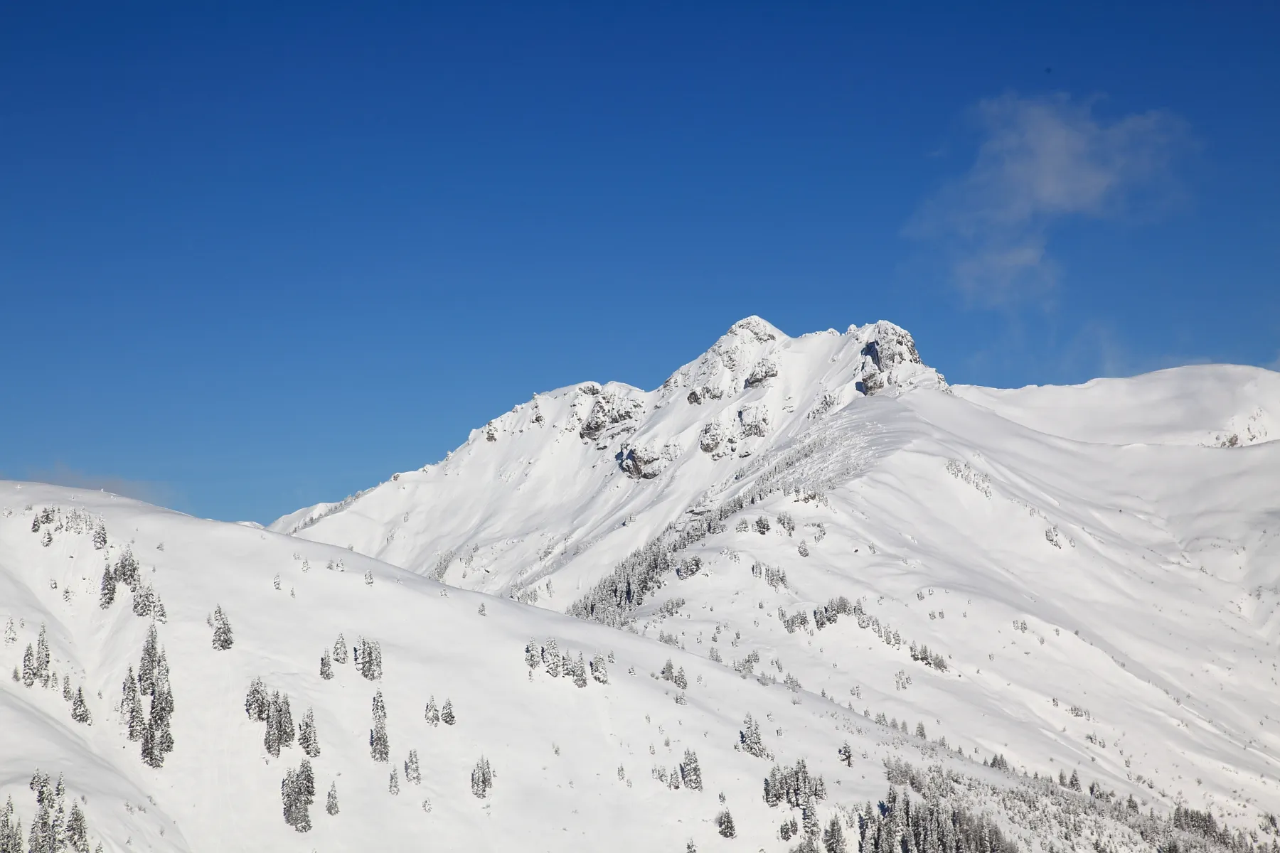 Verschneite Berge am Schuhflicker