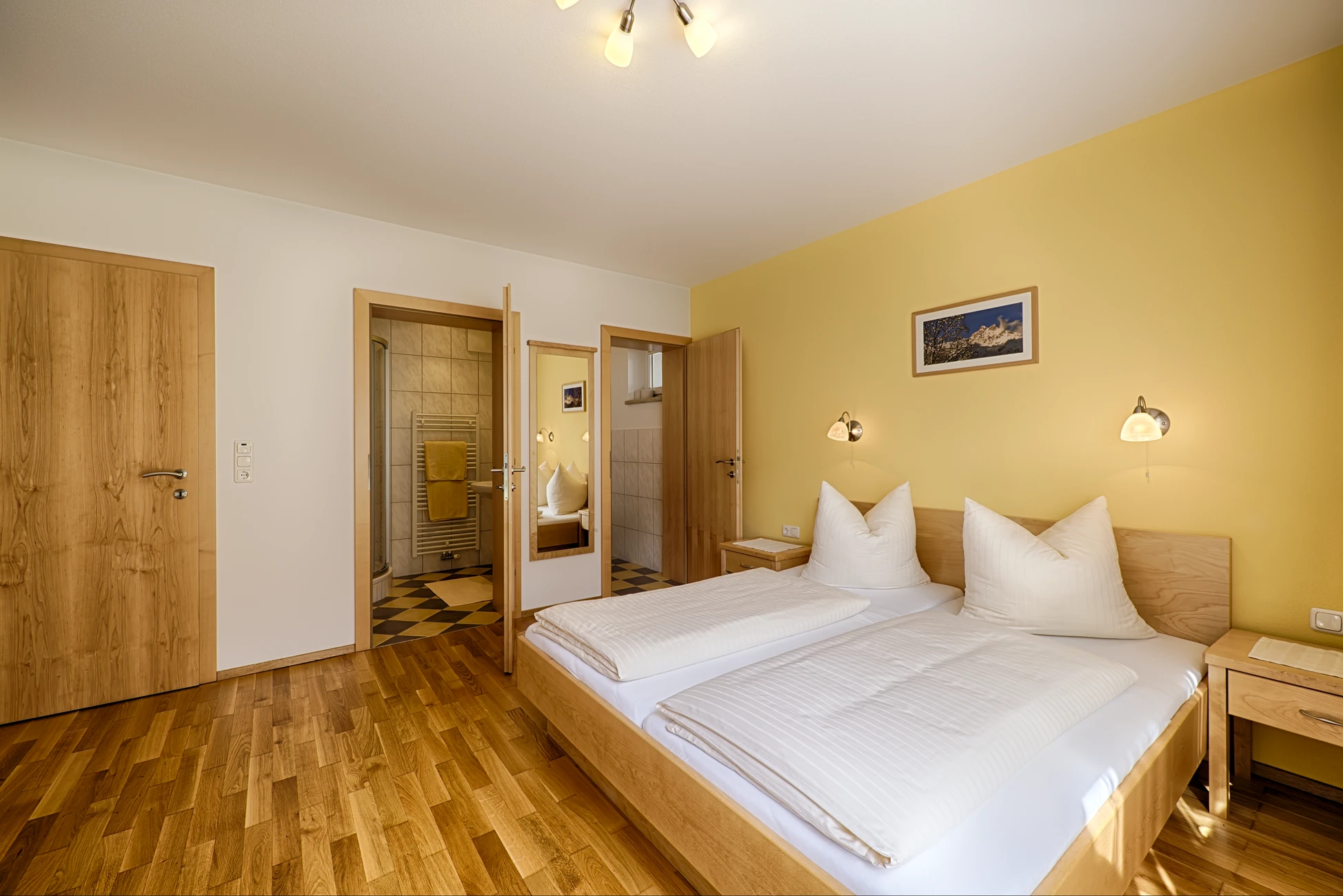 Erstes Schlafzimmer im Gartenappartement